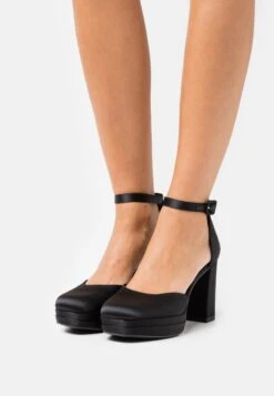 Tamaris Plateaupumps - Black