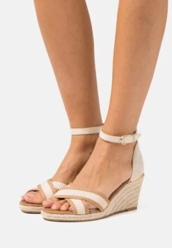 Tamaris Keilsandalette - Camel